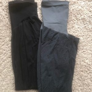 “A Pea in the Pod” maternity leggings. Size M